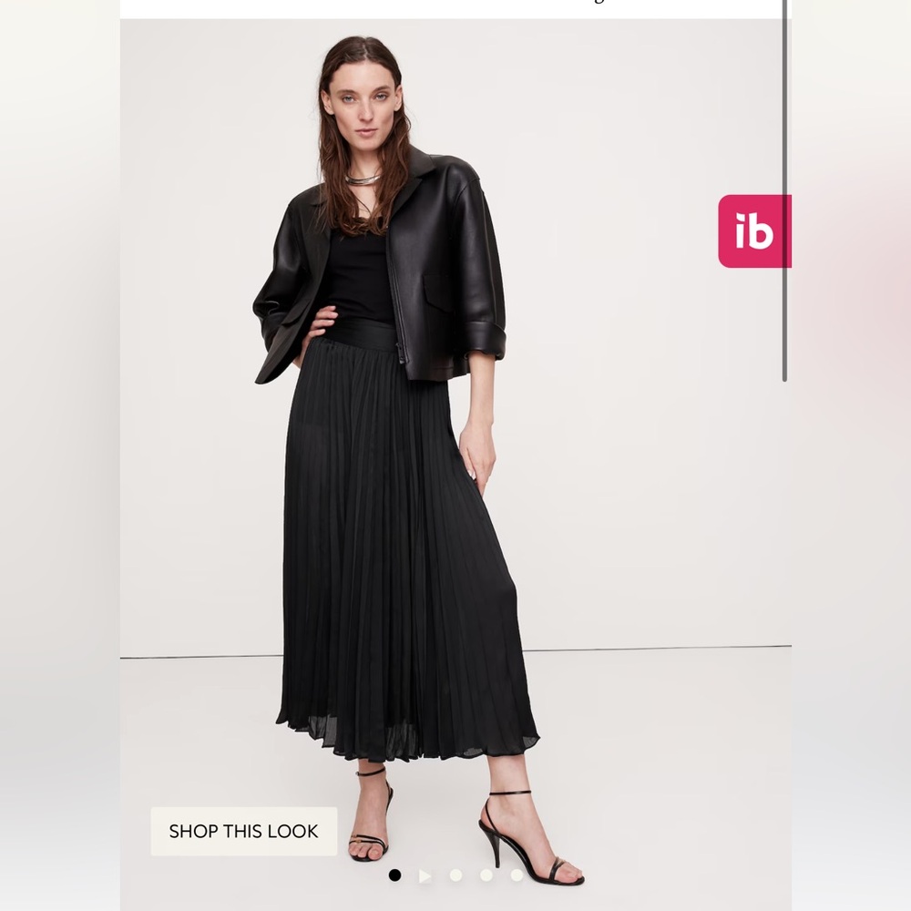 NWT BANANA REPUBLIC A Line Crinkled Satin Pleated Black Maxi Skirt - Small
